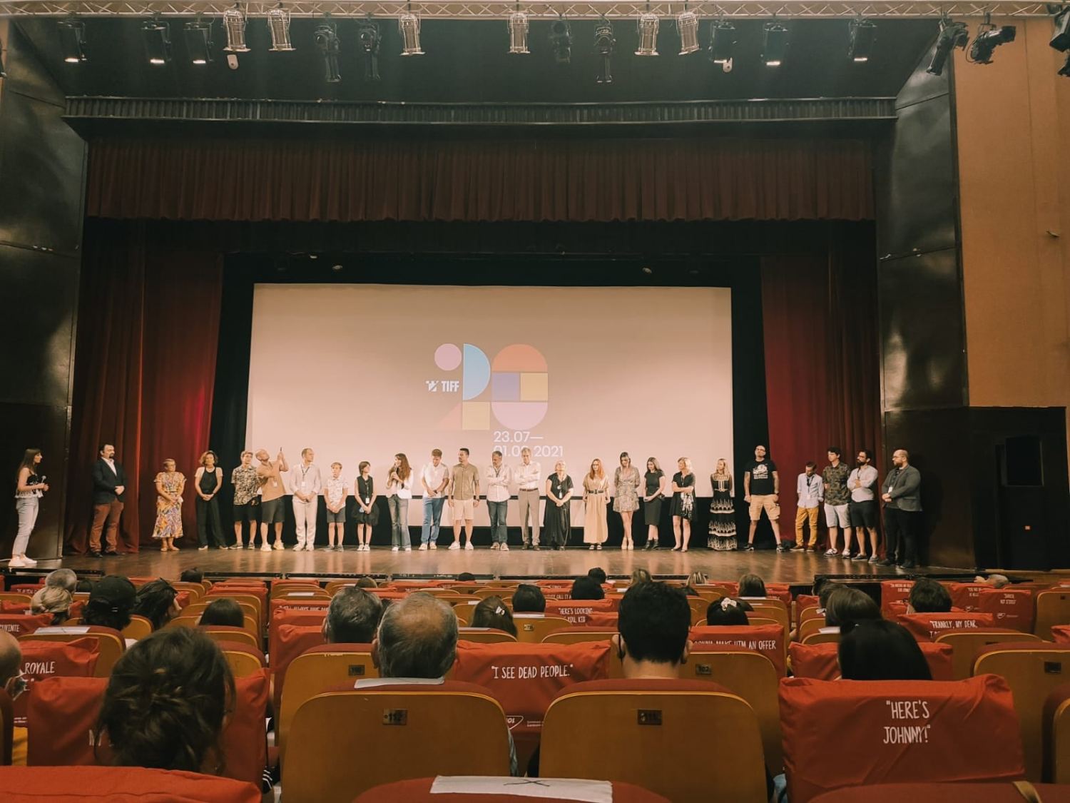 Echipa filmului Copacul Dorințelor pe scenă, la premiera din cadrul TIFF 2021